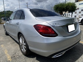 2019 Mercedes Benz C200H
$5,950,000