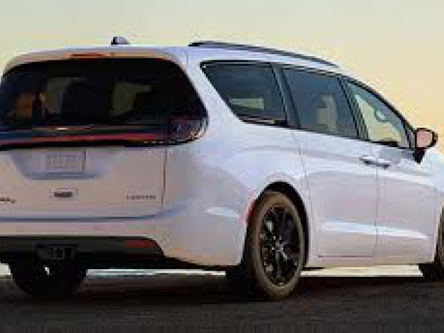 2024 Chrysler Pacifica Floor Mat for sale in Kingston / St. Andrew, Jamaica