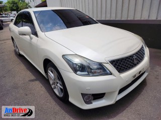 2013 Toyota Crown Athlete