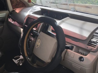 2009 Toyota Noah