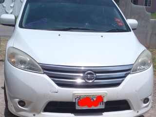 2012 Nissan lafesta
$900,000