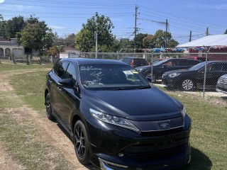 2020 Toyota Harrier 
$5,800,000