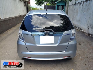 2013 Honda FIT HYBRID