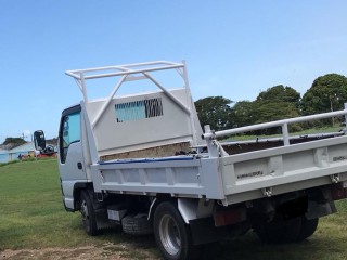 2005 Isuzu Elf