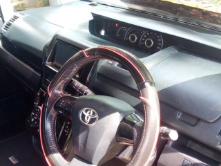 2012 Toyota Voxy