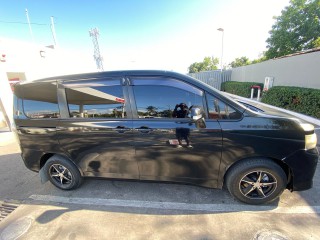 2013 Toyota Voxy for sale in Kingston / St. Andrew, Jamaica