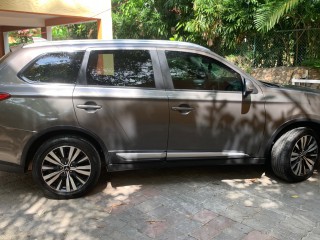 2019 Mitsubishi Outlander 
$4,350,000