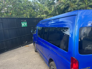 2006 Toyota Hiace