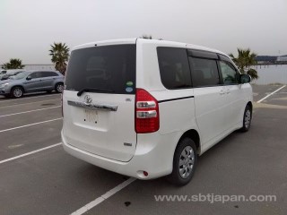 2014 Toyota Noah