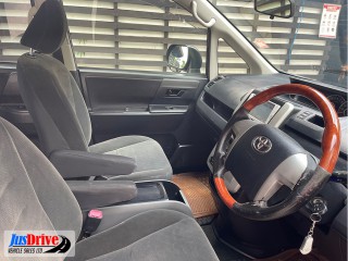 2013 Toyota NOAH