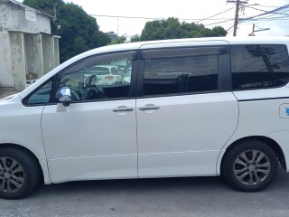 2012 Toyota Voxy