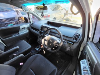 2008 Toyota Voxy