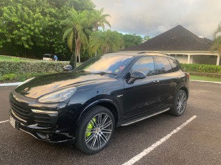 2018 Porsche Cayenne S        Hybrid for sale in St. Ann, Jamaica