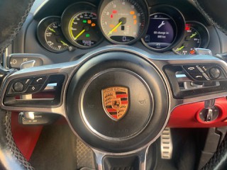 2018 Porsche Cayenne S        Hybrid for sale in St. Ann, Jamaica