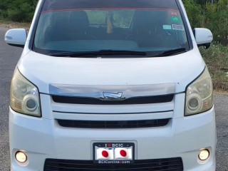 2010 Toyota Noah S