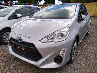 2015 Toyota Aqua for sale in Kingston / St. Andrew, Jamaica