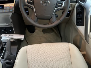 2023 Toyota Prado