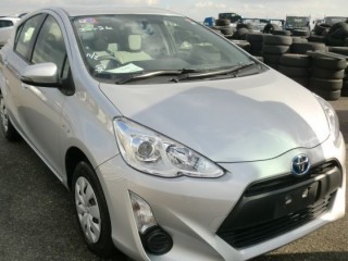 2015 Toyota Aqua best offer or 100 financing for sale in Kingston / St. Andrew, Jamaica