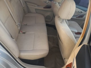 2013 Toyota Premio