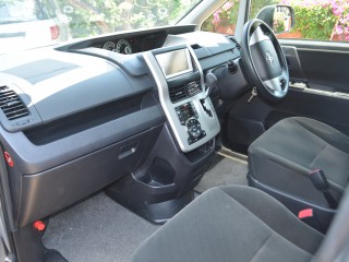 2012 Toyota Voxy for sale in Kingston / St. Andrew, Jamaica