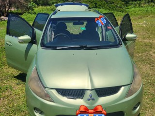 2005 Mitsubishi Grandis