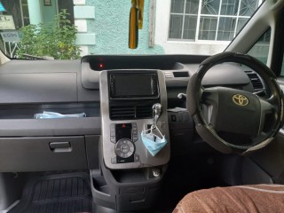 2009 Toyota VOXY FULLY LOADED