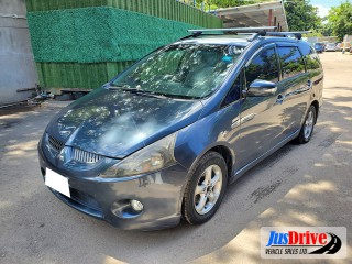 2005 Mitsubishi GRANDIS