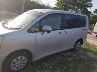 2011 Toyota Noah for sale in St. Elizabeth, Jamaica