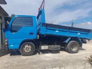 2005 Isuzu ELF