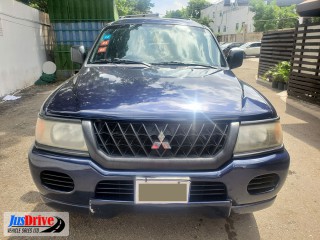 2003 Mitsubishi montero sports