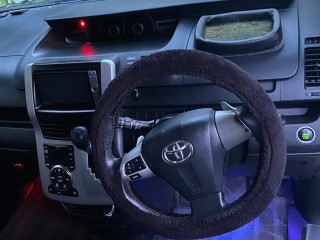 2011 Toyota Voxy sunroof for sale in St. James, Jamaica