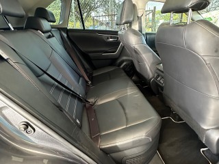 2022 Toyota Rav4 Hybrid
$6,500,000