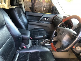 2004 Mitsubishi Pajero