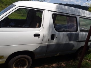 1995 Toyota bus for sale in Manchester, Jamaica