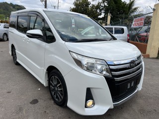 2014 Toyota Noah Si