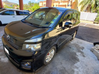 2011 Toyota Voxy ZS for sale in Kingston / St. Andrew, Jamaica