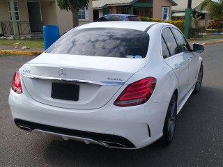 2017 Mercedes Benz C200 AMG PACKAGE