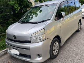 2012 Toyota Voxy