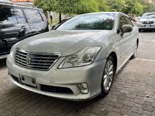 2011 Toyota Crown Royal Saloon