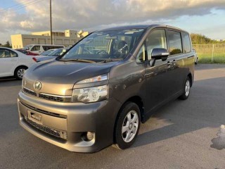 2014 Toyota Voxy