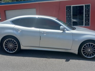 2010 Nissan Fuga 
$2,100,000