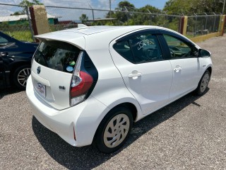 2019 Toyota Aqua hybrid 
$1,950,000