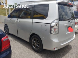 2012 Toyota Voxy for sale in Manchester, Jamaica