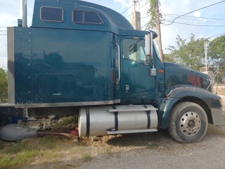 2005 Saturn Eagle international truck head for sale in St. Catherine, Jamaica