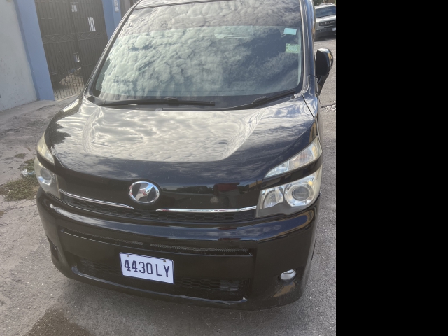 2013 Toyota Noah for sale in Kingston / St. Andrew, Jamaica