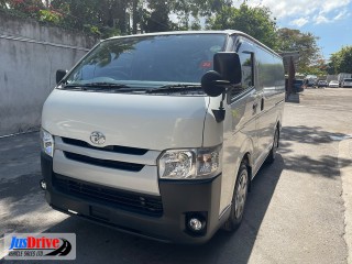 2016 Toyota HIACE