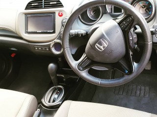 2011 Honda Fit shuttle Hybrid for sale in Kingston / St. Andrew, Jamaica