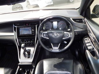 2018 Toyota Harrier 
$5,000,000