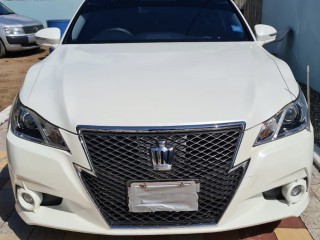 2014 Toyota Crown