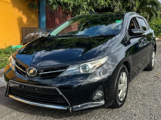 2013 Toyota Auris
$1,390,000